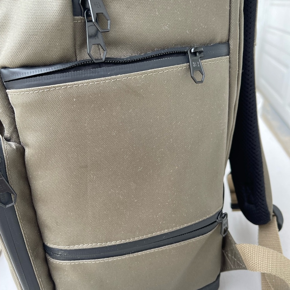 HEX DSLR Camera Backpack - Picture 8 of 9